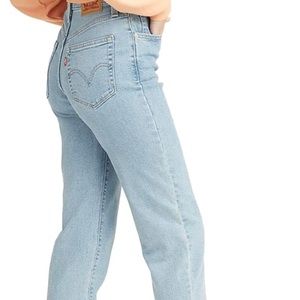 Levi’s High-Waisted Mom Jeans NWT